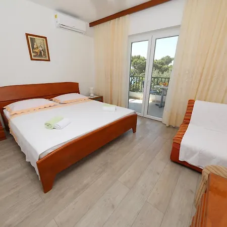 Guest house Ribicic Brela